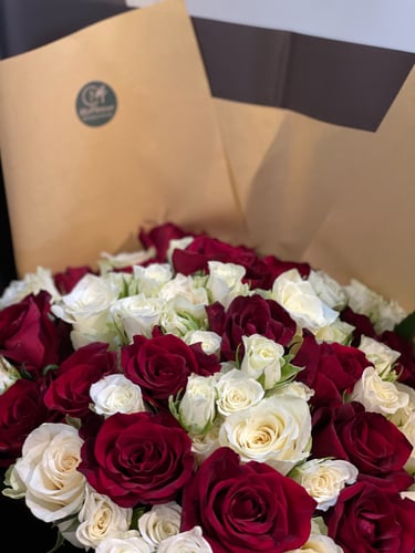 بوكيه 30 ورده جوري و 10 اغصان بيبي جوري