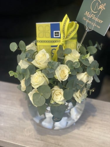 فازة سمك 20 ورده جوري+ شوكولاته