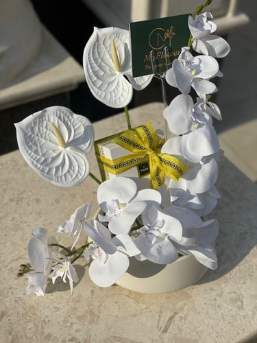 ورد صناعي و شوكولاته