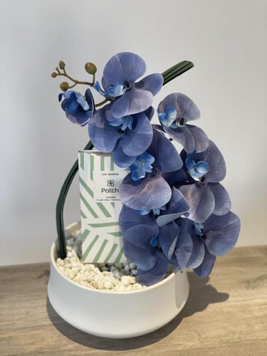 ورد صناعي و شوكولاته