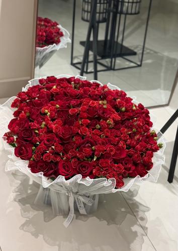 بوكيه ١٠٠ غصن روز وبيبي روز