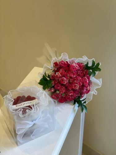 ميني كيك و بوكيه بيبي روز