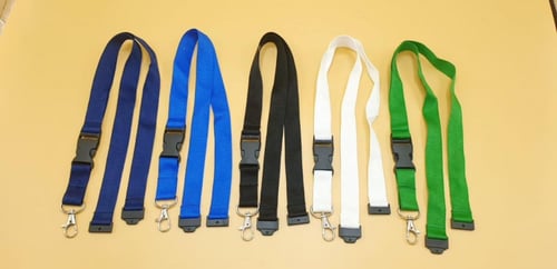 طباعة علاقة بطائق وبطاقات ID بتصميمك الخاص