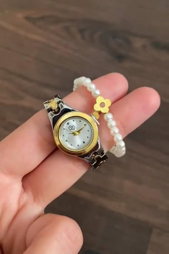 ساعة واسواره فخامة