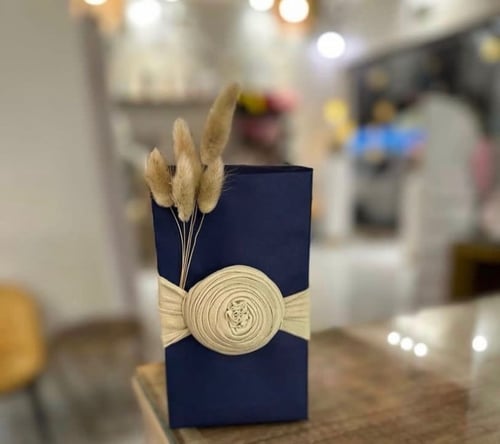 تعليقه سياره بالاسم