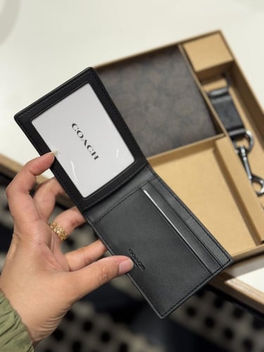 محفظة كوتش رجالي مع كارد هولدر و ميدالية