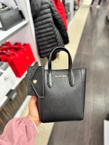 شنطة مايكل كورس تتوفر بألوان