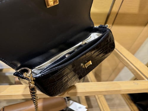 شنطة توري بورش