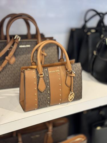 شنطة مايكل كورس