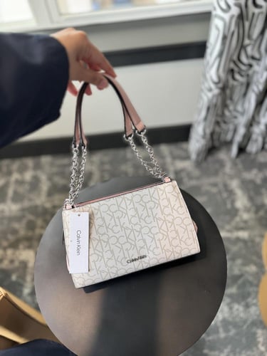 شنطة كالفن كلاين