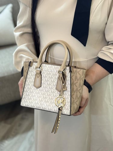 شنطة مايكل كورس