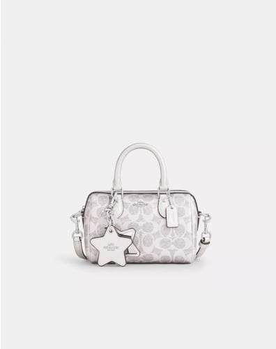 شنطة كوتش مع ميدالية