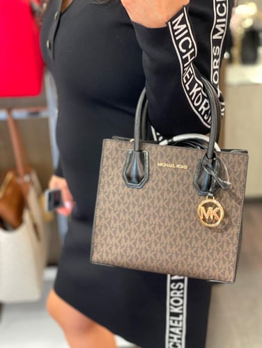 شنطة مايكل كورس