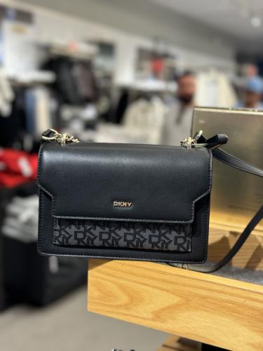 شنطة دكني اسود DKNY