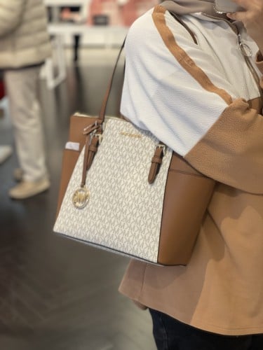 شنطة مايكل كورس