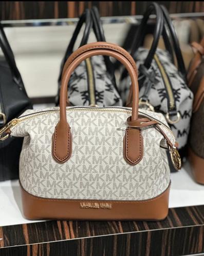 شنطة مايكل كورس