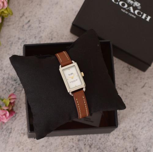 ساعة كوتش نسائية بالبني