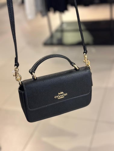 شنطة كوتش تتوفر بألوان