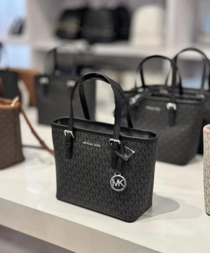 شنطة مايكل كورس