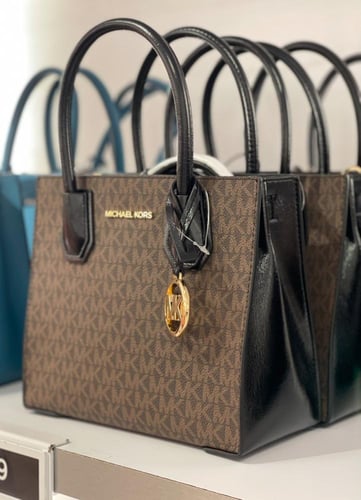 شنطة مايكل كورس