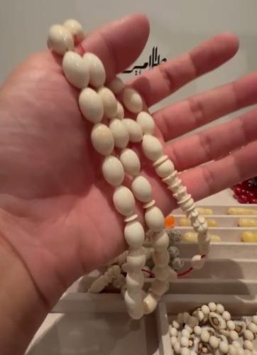 عاج ناب الفيل ساده مع شاهد منقوش