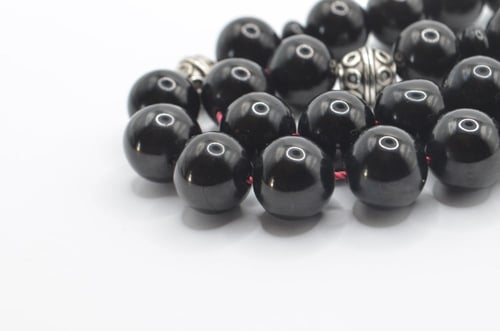 سبحه سندلوس ألماني لون اسود ملكي 33 خرزه