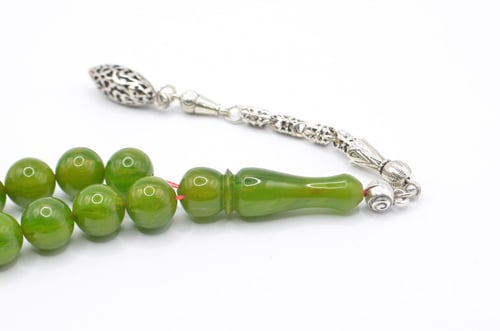 سبحه سندلوس ألماني لون اخضر جميل 45 خرزه