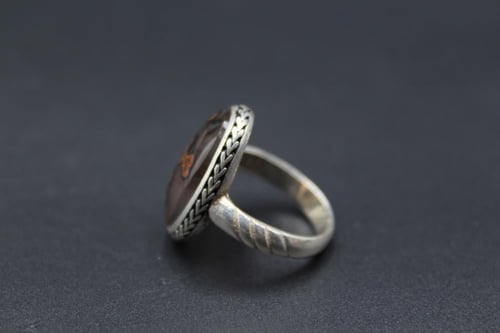 عقيق يماني مميز مقاس 6.25 انجليزي _ 13 عربي