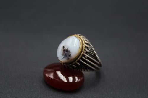 عقيق يماني مقاس 8.25 انجليزي _ 18 عربي