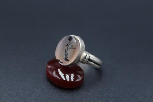 عقيق يماني مشجر حجم صغير مقاس 8.5 انجليزي _ 19 عرب...