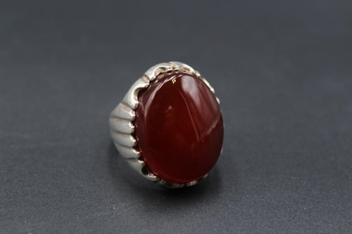 عقيق يماني كبدي مقاس 9.75 انجليزي _ 22 عربي