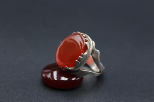 عقيق يماني عسلي مقاس 7.75 انجليزي _ 17 عربي