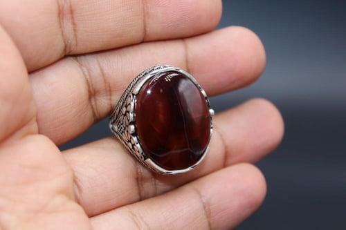 عقيق يماني كبدي زعفراني مقاس 10 انجليزي _ 23 عربي