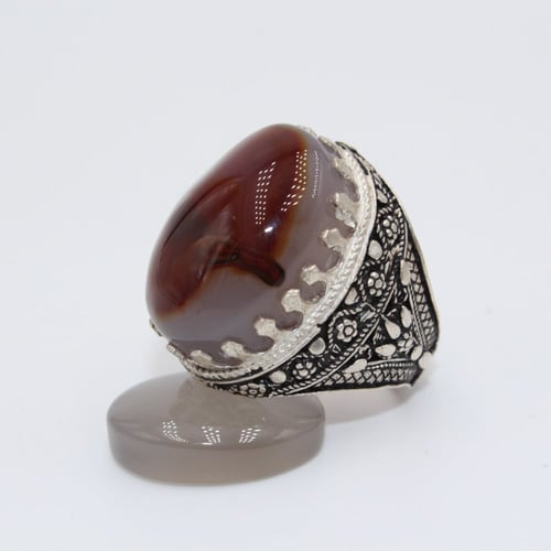 خاتم عقيق يماني مزهر مقاس 8 انجليزي _ 17 عربي