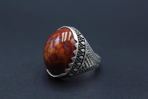 عقيق يماني مميز مقاس 10.5 انجليزي _ 24 عربي