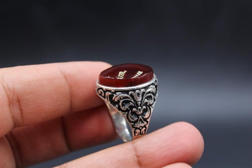 عقيق يماني كبدي زعفراني مقاس 8.5 انجليزي _ 19 عربي