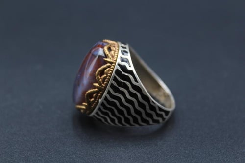 عقيق يماني مميز مقاس 8 انجليزي _ 18 عربي