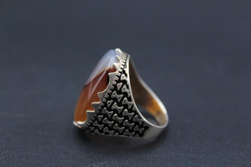 عقيق يماني مزهر مقاس 8 انجليزي _ 17 عربي