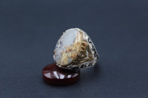 خاتم جزع يماني مقاس 8.75 انجليزي _ 19.5 عربي