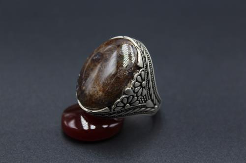 عقيق يماني مميز مقاس 10 انجليزي _ 23 عربي