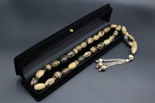 مسبحة عقيق يماني داوودي _ 33 خرزة _ كركوشة فضة