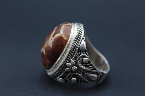 عقيق يماني داوودي عين الذيب حجم كبير مقاس 11.25 ان...