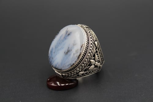 خاتم عقيق يماني مشجر مقاس 11.25 انجليزي _ 26 عربي