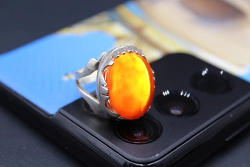 عقيق يماني عسلي مقاس 7.75 انجليزي _ 17 عربي