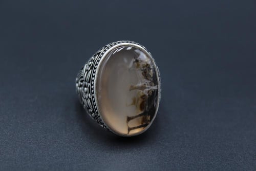 عقيق يماني مصور مقاس 8.5 انجليزي _ 19 عربي