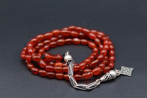 سبحة عقيق يماني أحمر _ 99 خرزة حجم صغير
