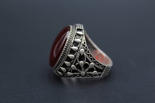 خاتم عقيق يماني كبدي مقاس 11.25 انجليزي _ 26 عربي