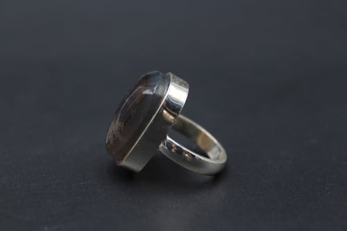 خاتم عقيق يماني مصور مقاس 6 انجليزي _ 12 عربي