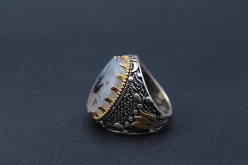 خاتم عقيق يماني مشجر مقاس 7.75 انجليزي _ 16.5 عربي