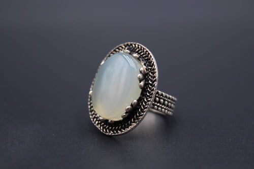 خاتم عقيق يماني مائي مقاس 7.5 انجليزي _ 16 عربي